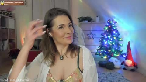 Snapshot of ilucyme chatting on November 27, 3:36 pm ilucyme online show from November 27, 3:36 pm