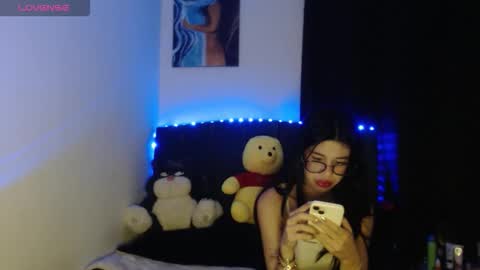 Snapshot of ily_bea chatting on January 11, 12:59 am Ily Bea online show from January 11, 12:59 am