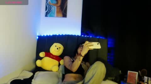 Snapshot of ily_bea chatting on March 13, 12:39 am Ily Bea online show from March 13, 12:39 am