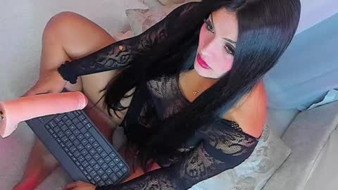 Snapshot of im__hanna chatting on October 12, 12:48 pm hanna online show from October 12, 12:48 pm