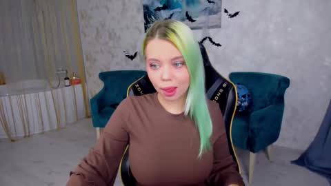 Roxy online show from November 4, 6:40 pm