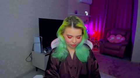 Roxy online show from November 12, 6:41 pm