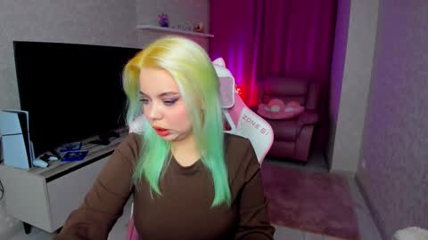 Roxy online show from November 22, 5:23 pm