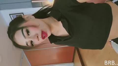 Snapshot of im_alesa chatting on November 10, 10:25 am im_alesa online show from November 10, 10:25 am