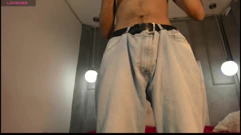 Snapshot of im_eiden_ chatting on February 12, 8:37 pm im_eiden_ online show from February 12, 8:37 pm