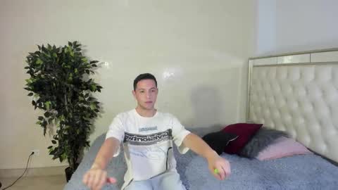 Snapshot of im_emilianolux chatting on October 16, 8:21 pm IM EMILIANOLUX online show from October 16, 8:21 pm