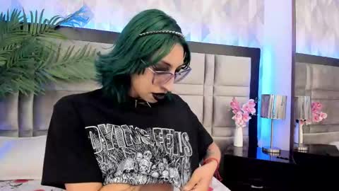 Snapshot of im_gaia chatting on January 7, 5:31 pm Im Gaia online show from January 7, 5:31 pm