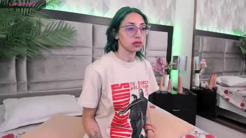 Snapshot of im_gaia chatting on January 18, 12:15 pm Im Gaia online show from January 18, 12:15 pm