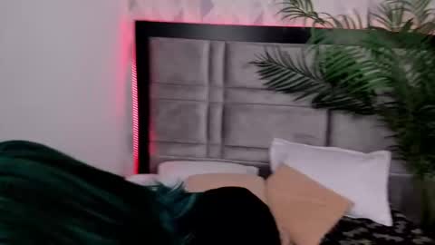 Snapshot of im_gaia chatting on February 3, 2:34 pm Im Gaia online show from February 3, 2:34 pm