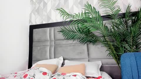 Snapshot of im_gaia chatting on February 7, 7:38 pm Im Gaia online show from February 7, 7:38 pm