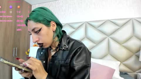 Snapshot of im_gaia chatting on October 6, 12:24 pm Im Gaia online show from October 6, 12:24 pm