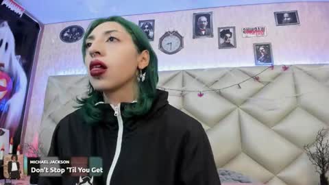 Snapshot of im_gaia chatting on October 24, 1:51 pm Im Gaia online show from October 24, 1:51 pm