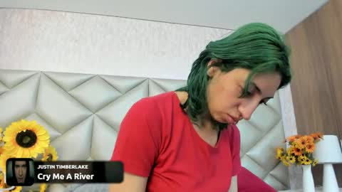  Im Gaia online show from November 13, 12:15 pm