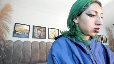  Im Gaia online show from December 18, 12:22 pm