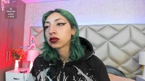  Im Gaia online show from December 20, 12:23 pm