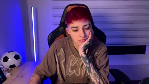 Snapshot of im_laia_ chatting on December 24, 6:22 am Laia online show from December 24, 6:22 am