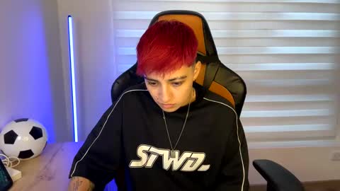 Snapshot of im_laia_ chatting on December 27, 10:37 pm Laia online show from December 27, 10:37 pm