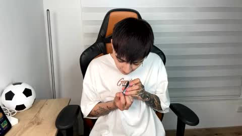 Snapshot of im_laia_ chatting on December 31, 11:28 pm Laia online show from December 31, 11:28 pm