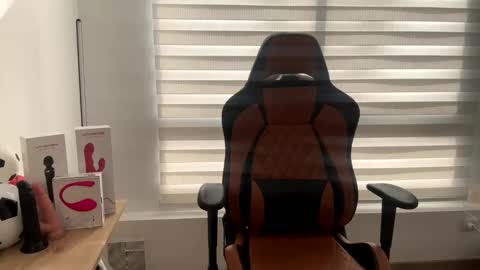 Snapshot of im_laia_ chatting on January 14, 8:15 pm Laia online show from January 14, 8:15 pm