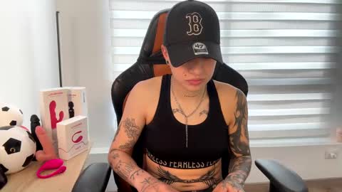 Snapshot of im_laia_ chatting on January 19, 8:30 pm Laia online show from January 19, 8:30 pm