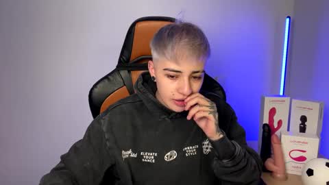 Snapshot of im_laia_ chatting on January 20, 11:54 pm Laia online show from January 20, 11:54 pm