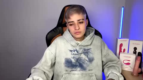 Snapshot of im_laia_ chatting on January 22, 12:27 am Laia online show from January 22, 12:27 am