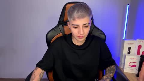 Snapshot of im_laia_ chatting on January 25, 3:30 am Laia online show from January 25, 3:30 am