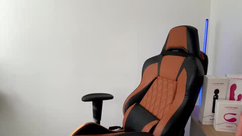 Snapshot of im_laia_ chatting on January 29, 9:28 pm Laia online show from January 29, 9:28 pm