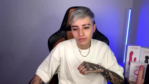 Snapshot of im_laia_ chatting on February 3, 2:03 am Laia online show from February 3, 2:03 am