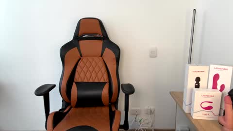 Snapshot of im_laia_ chatting on February 3, 8:13 pm Laia online show from February 3, 8:13 pm