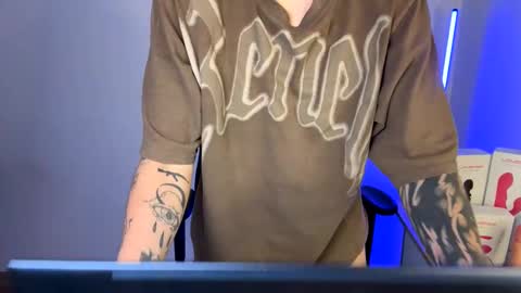 Snapshot of im_laia_ chatting on February 3, 11:15 pm Laia online show from February 3, 11:15 pm