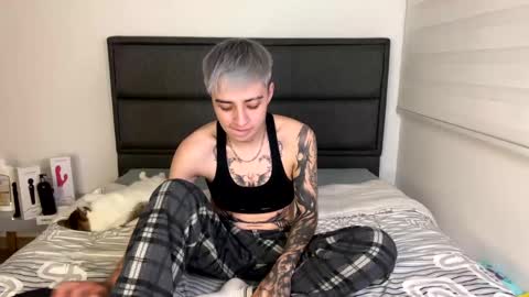 Snapshot of im_laia_ chatting on February 7, 2:19 am Laia online show from February 7, 2:19 am