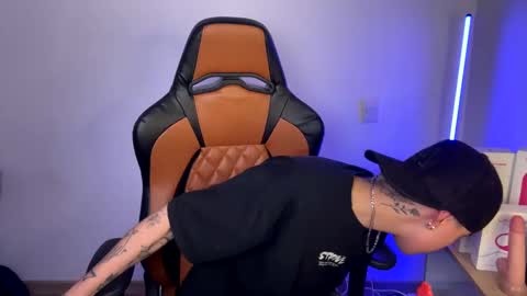 Snapshot of im_laia_ chatting on February 11, 2:25 am Laia online show from February 11, 2:25 am