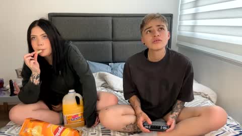 Snapshot of im_laia_ chatting on February 13, 9:17 pm Laia online show from February 13, 9:17 pm