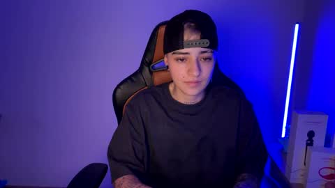 Snapshot of im_laia_ chatting on February 14, 10:38 am Laia online show from February 14, 10:38 am