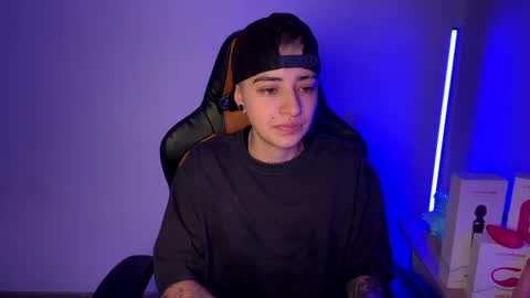 Snapshot of im_laia_ chatting on February 15, 10:11 am Laia online show from February 15, 10:11 am