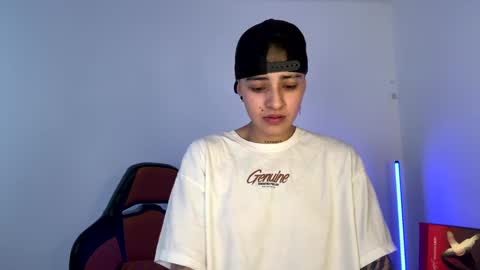 Snapshot of im_laia_ chatting on February 17, 8:26 pm Laia online show from February 17, 8:26 pm