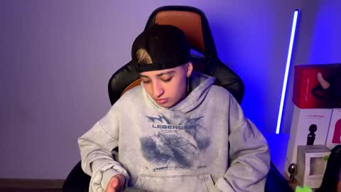 Snapshot of im_laia_ chatting on February 20, 8:28 am Laia online show from February 20, 8:28 am