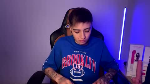 Snapshot of im_laia_ chatting on February 25, 10:04 am Laia online show from February 25, 10:04 am