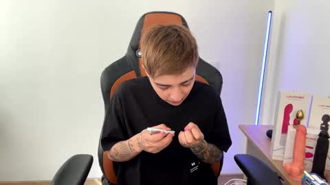 Snapshot of im_laia_ chatting on February 25, 8:19 pm Laia online show from February 25, 8:19 pm