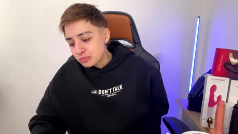 Snapshot of im_laia_ chatting on February 26, 10:31 pm Laia online show from February 26, 10:31 pm