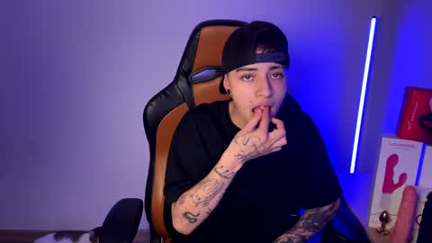 Snapshot of im_laia_ chatting on February 27, 5:56 am Laia online show from February 27, 5:56 am