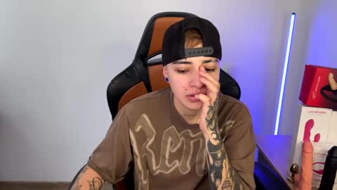 Snapshot of im_laia_ chatting on March 4, 8:05 pm Laia online show from March 4, 8:05 pm