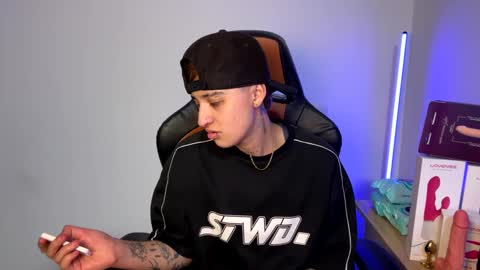 Snapshot of im_laia_ chatting on March 8, 12:44 am Laia online show from March 8, 12:44 am