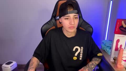 Snapshot of im_laia_ chatting on March 9, 11:14 pm Laia online show from March 9, 11:14 pm