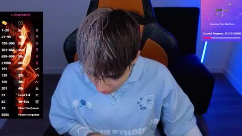 Snapshot of im_laia_ chatting on September 22, 10:56 pm Laia online show from September 22, 10:56 pm