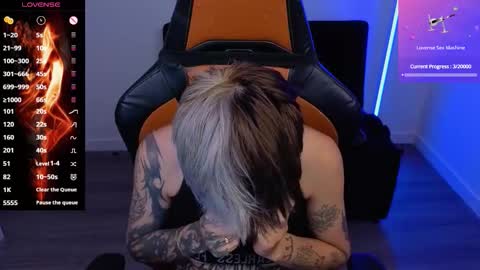 Snapshot of im_laia_ chatting on September 23, 10:35 pm Laia online show from September 23, 10:35 pm