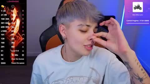 Snapshot of im_laia_ chatting on September 30, 2:27 am Laia online show from September 30, 2:27 am