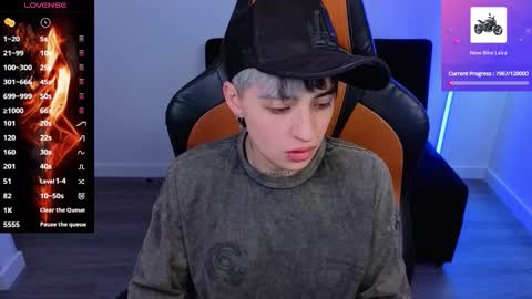 Snapshot of im_laia_ chatting on October 2, 9:11 pm Laia online show from October 2, 9:11 pm