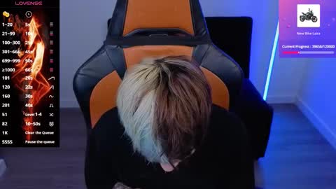 Snapshot of im_laia_ chatting on October 16, 10:11 pm Laia online show from October 16, 10:11 pm